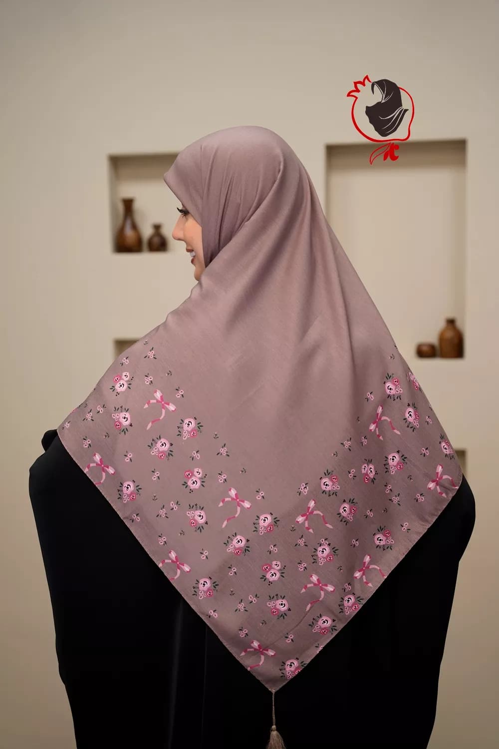 روسری نخ ابریشم گل پاپیون کرم — تصویر ۲