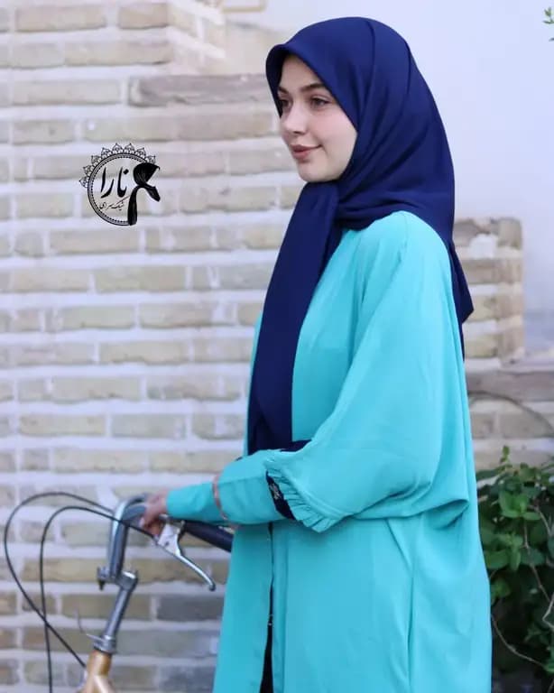 روسری حریرکرپ کشدار / بدون کش سورمه ای روشن — تصویر ۴