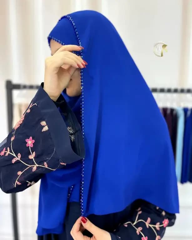 شال حریر کرپ آبی نفتی کریستال دوزی — تصویر ۴