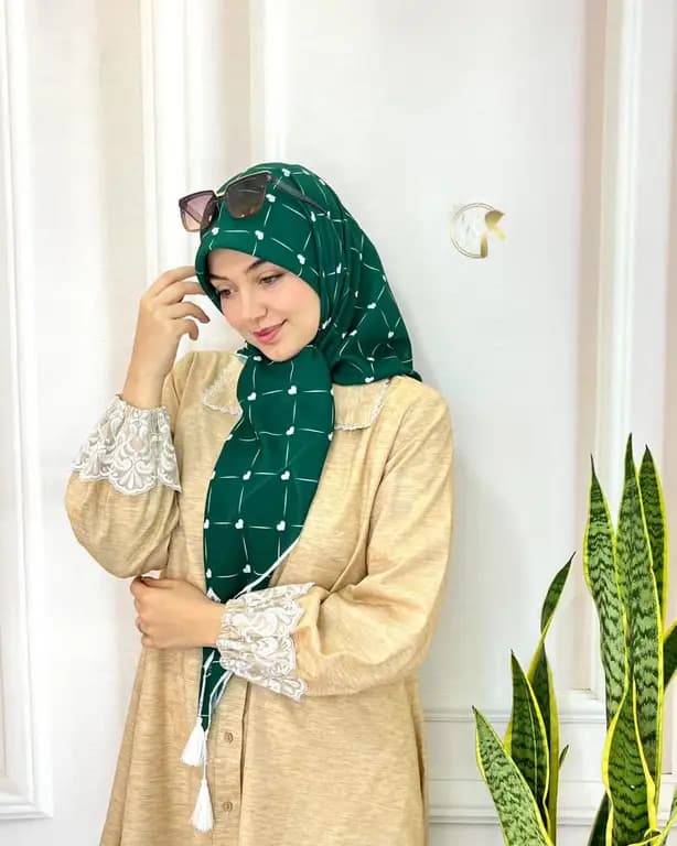 روسری سوپر نخ سبز قواره متوسط — تصویر ۲