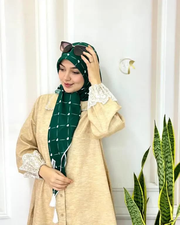 روسری سوپر نخ سبز قواره متوسط