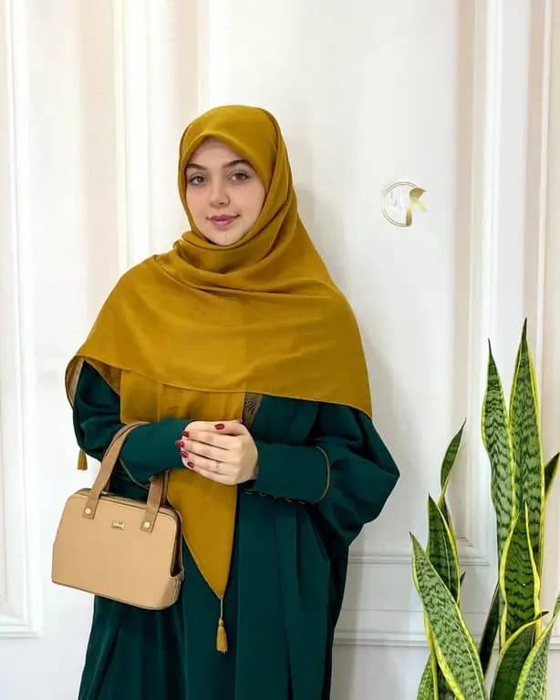 روسری نخی قواره بزرگ منگوله دار خردلی