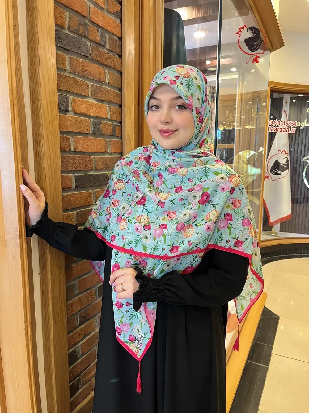 روسری سوپر نخ گلریز آبی فیروزه ای قواره بزرگ — تصویر ۳