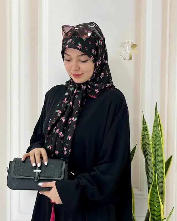 روسری سوپر نخ گلریز مشکی قواره متوسط — تصویر ۴