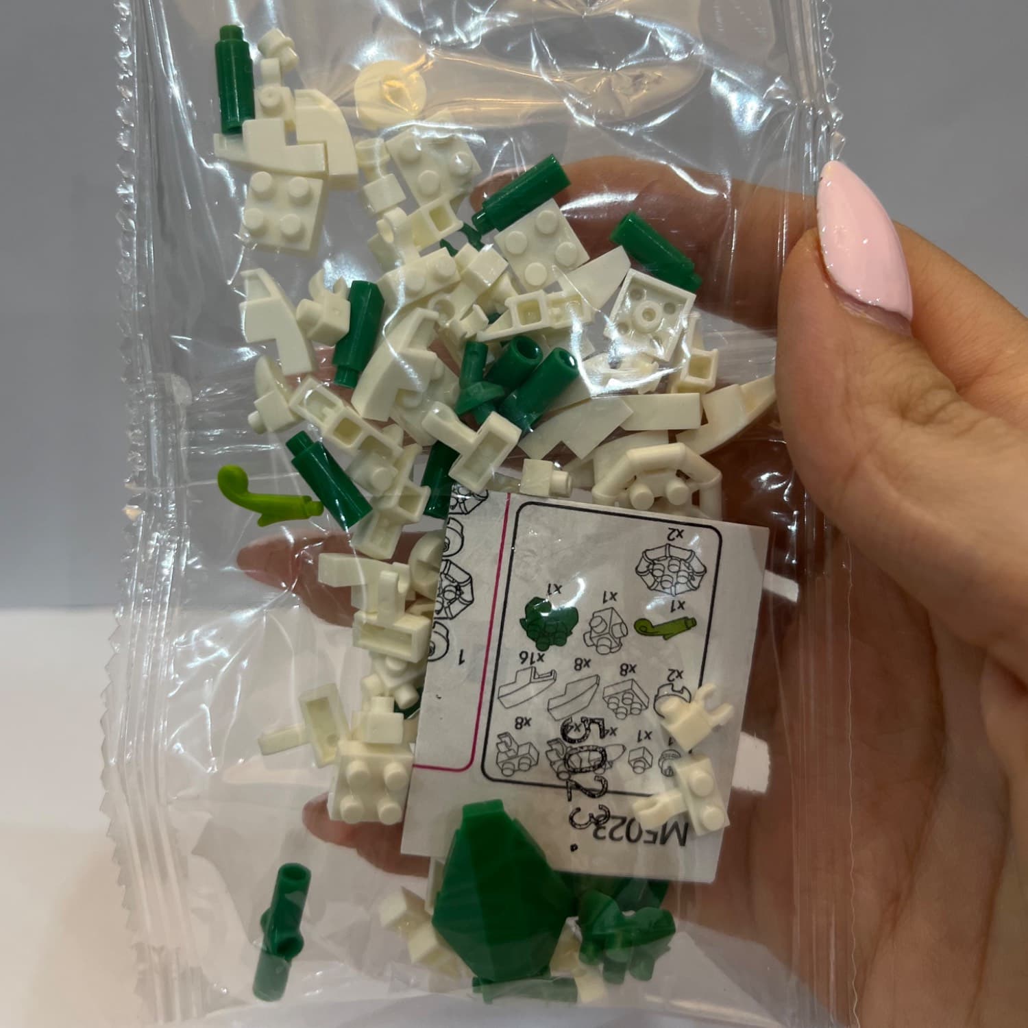 ساختنی 30 تکه ناب سل مدل گل مینیاتوری فلاور طرح شاخه گل مارگریت کد FLOWER BUILDING BLOCK M5023 — تصویر ۴