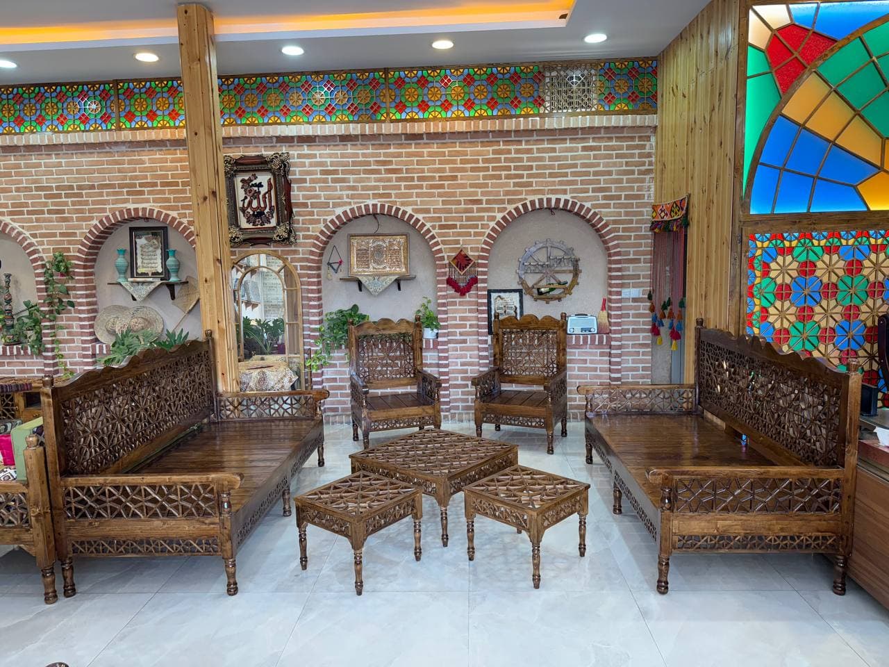 صندلی سنتی طرح هخامنشی چوب اورالس روسی — تصویر ۲