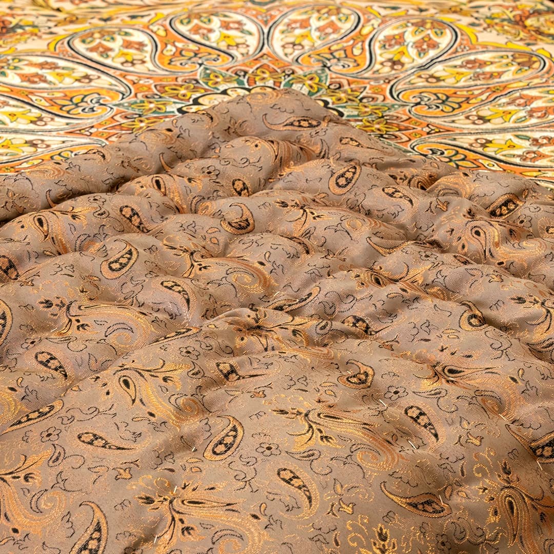 لحاف کرسی رنگ کرم طرح افشار دست دوز ترمه و مخمل — تصویر ۶