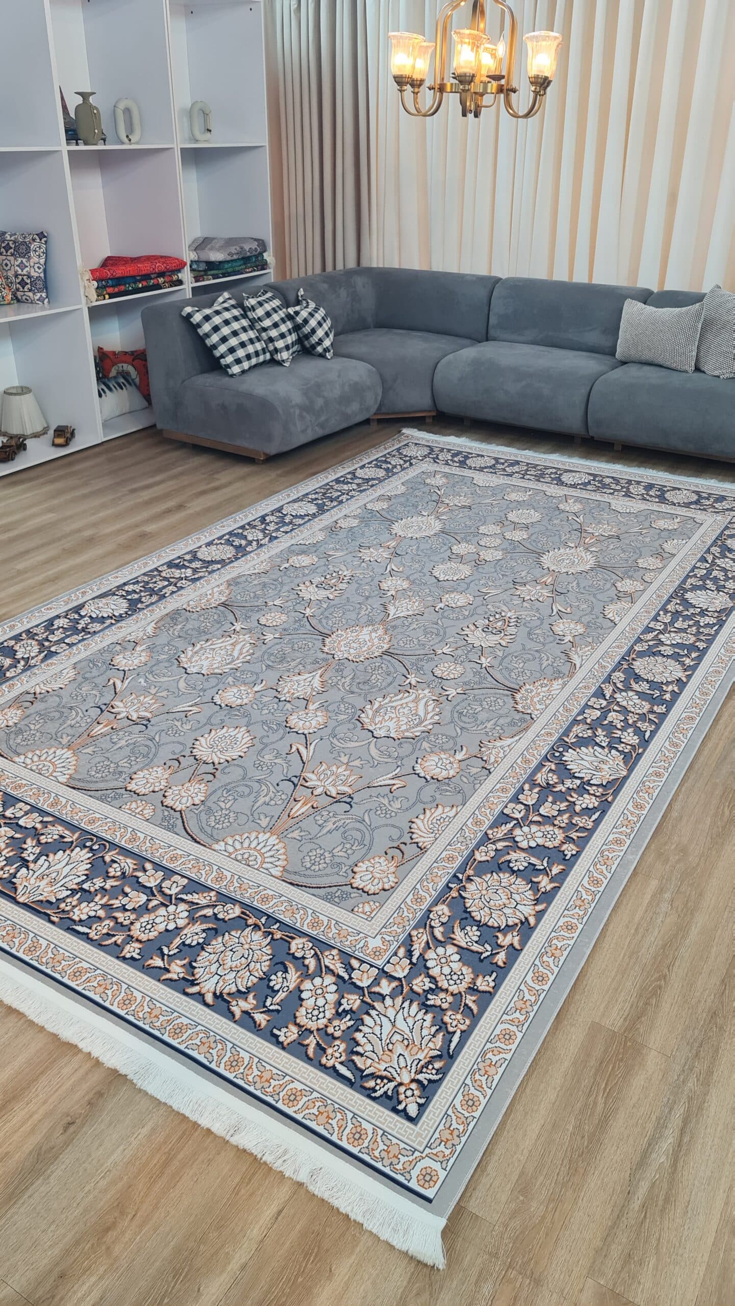 فرش ماشینی چاپی | فرشینه مخمل هازان ترک استپ دار (ضد سر) طرح سنتی کد L491 — تصویر ۷