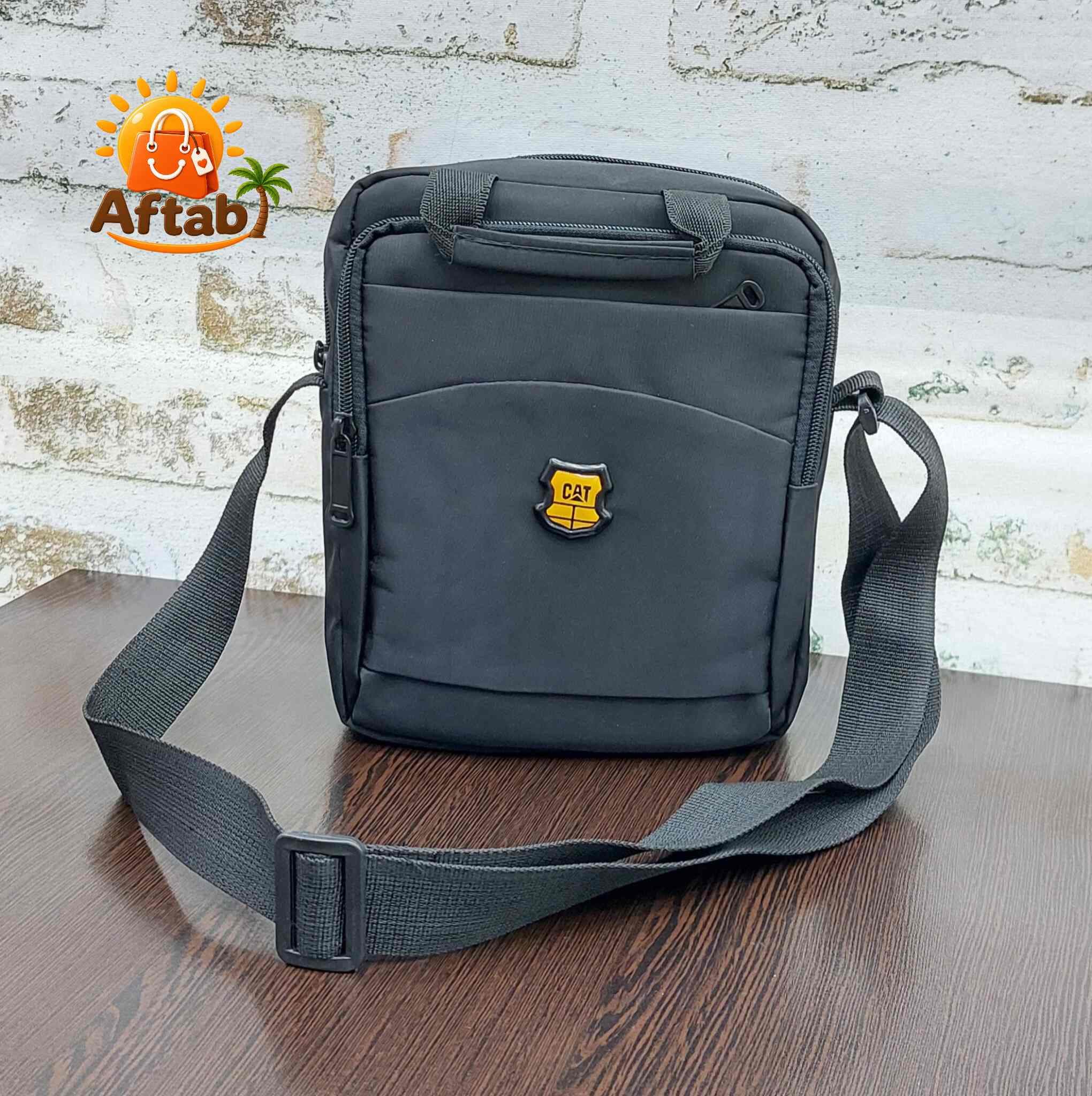 کیف دوشی برزنتی مردانه اسپورت جلو زیپ برش هلال طرح Cat — تصویر ۹