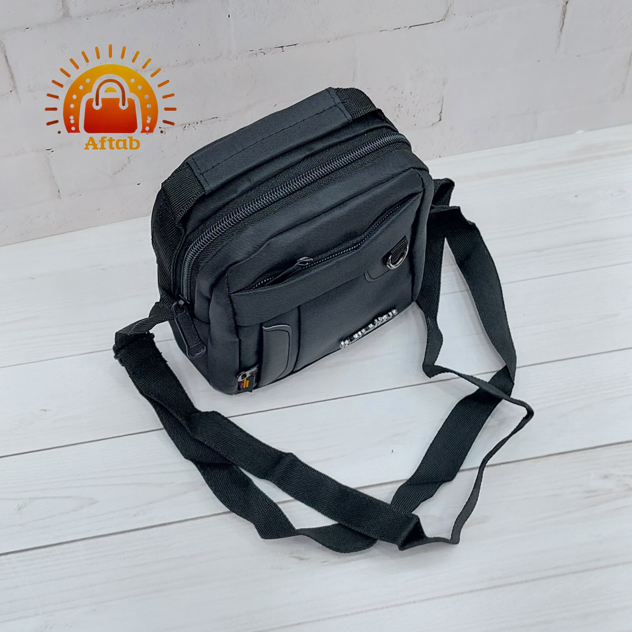 کیف دوشی برزنتی مردانه اسپورت حلقه جلو Benelton سایز کوچک — تصویر ۷