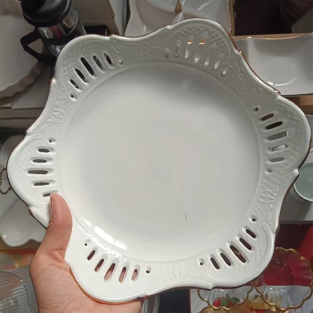 شیرینی خوری طوری سایز بزرگ لب طلا مارک مقصود — تصویر ۴