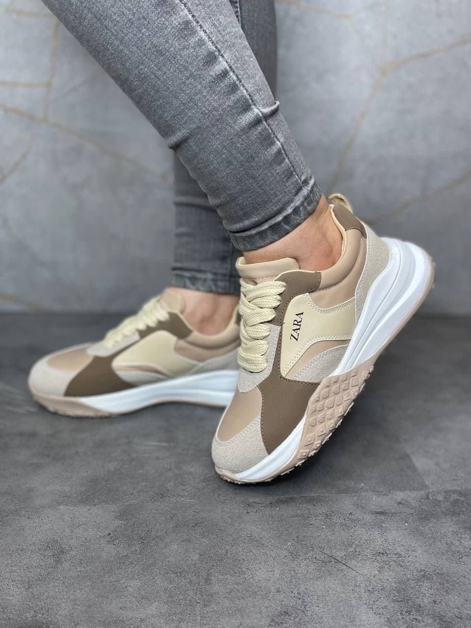 کتانی زارا — تصویر ۳
