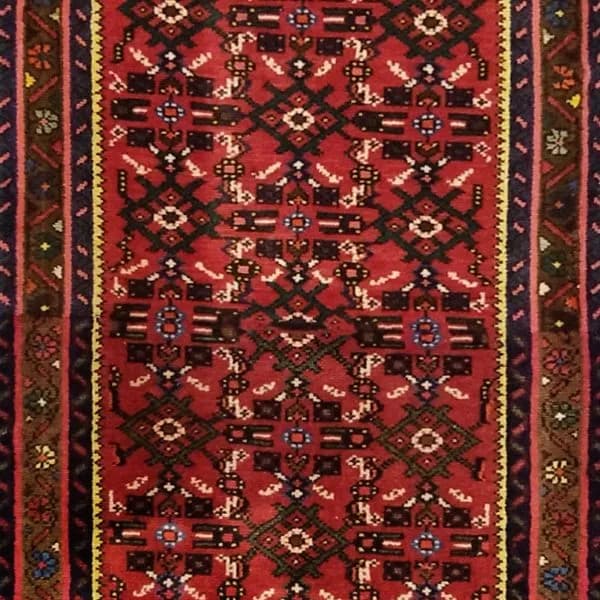 فرش راهرویی دستبافت لاکی همدان — تصویر ۳