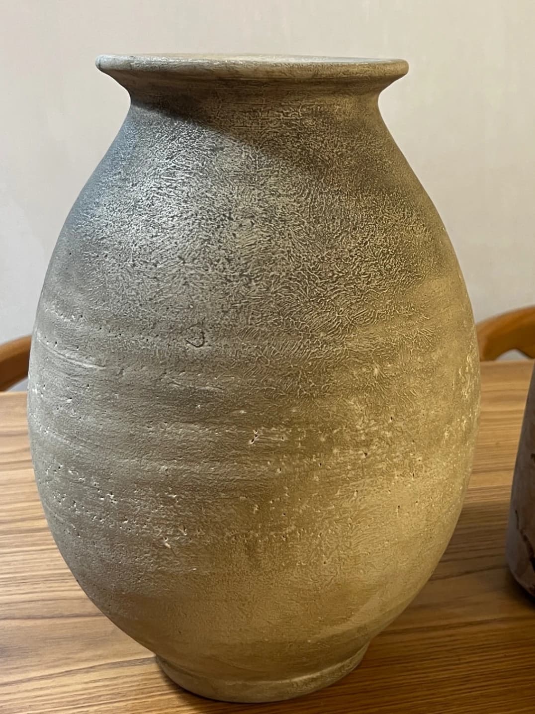 گلدان دکوری سفالی کنار سالنی — تصویر ۱۰