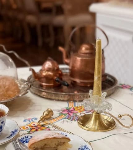 جاشمعی برنجی کلاسیک کریستال گل — تصویر ۴