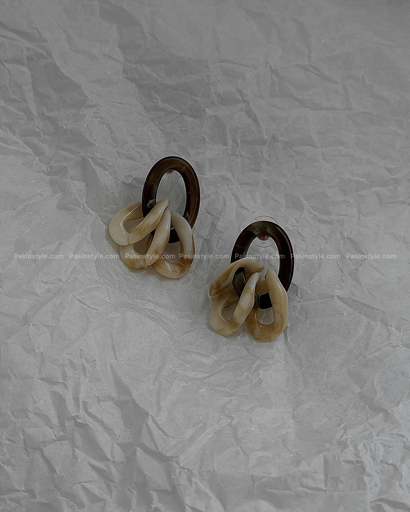 گوشواره رزینی خاص کد۰۰۳۸۸ — تصویر ۲