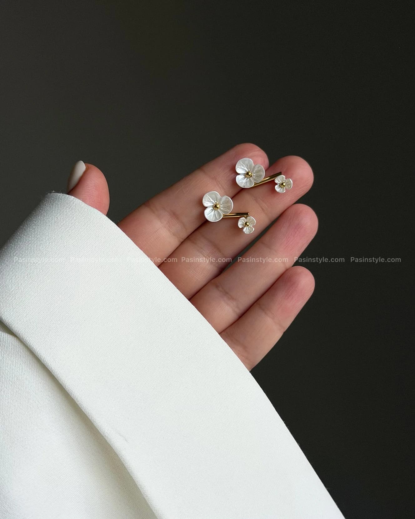 گوشواره گل صدفی کد۰۰۳۸۳ — تصویر ۳