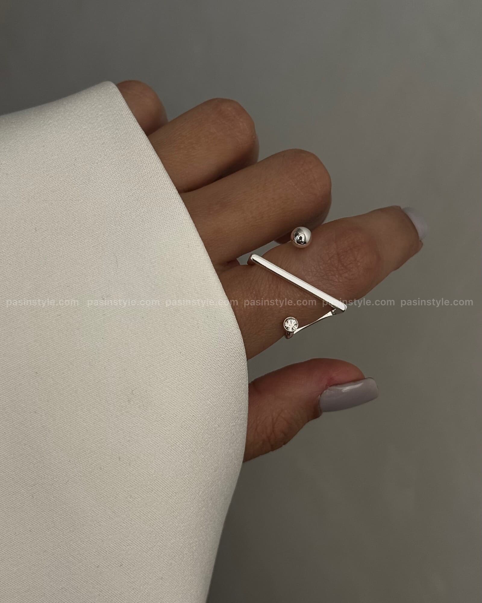 انگشتر مینیمال آبکاری نقره کد۰۰۲۷۳ — تصویر ۳