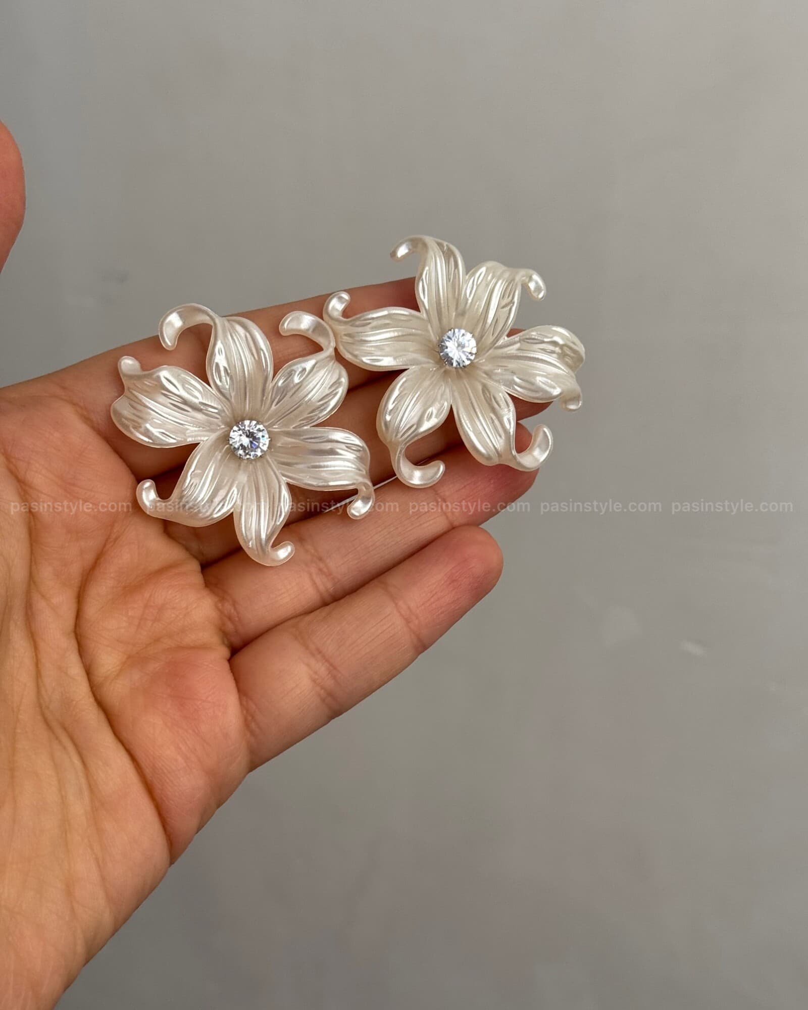 گوشواره گل میخ نقره کد۰۰۲۴۵ — تصویر ۴