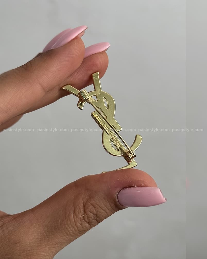 سنجاق سینه ایو سن لورن ysl کد ۰۰۱۳۶ — تصویر ۸