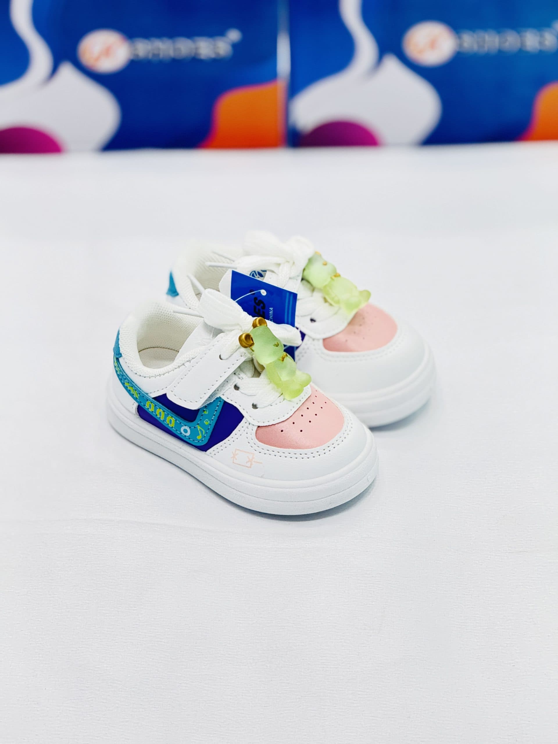 ونس چسبی وارداتی برند K.shoes مدل مداد رنگی — تصویر ۶