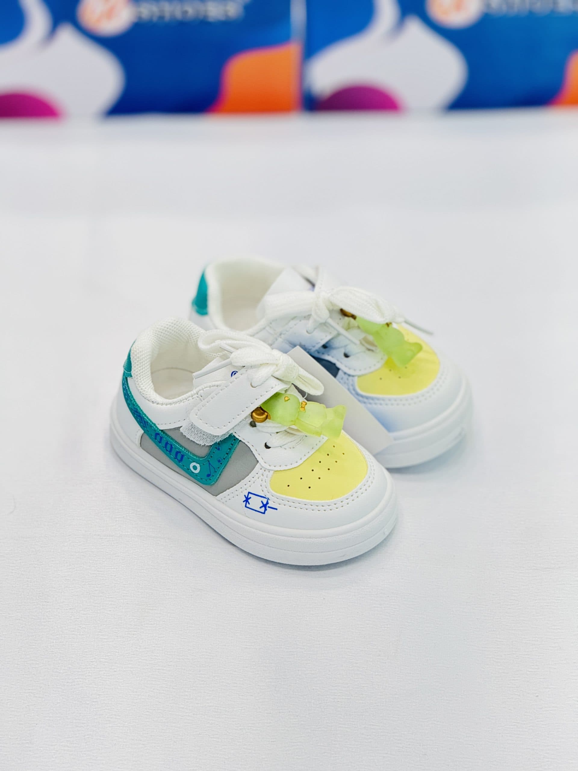 ونس چسبی وارداتی برند K.shoes مدل مداد رنگی — تصویر ۸
