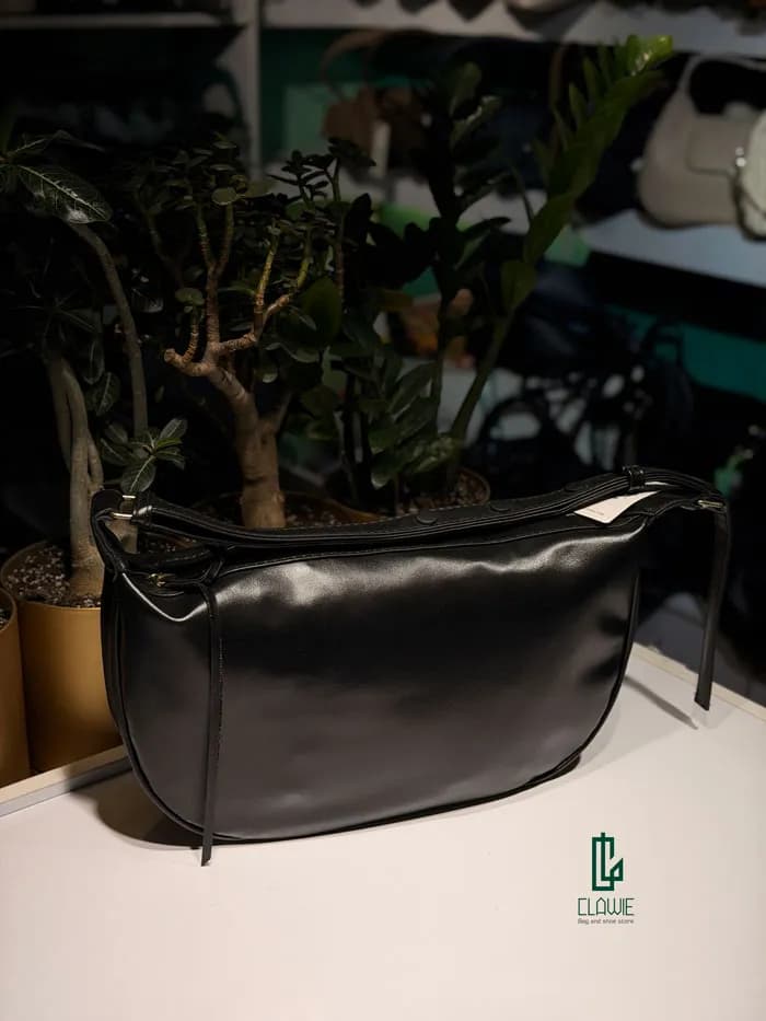 کیف زنانه دوشی چرمی مشکی شیک — تصویر ۹