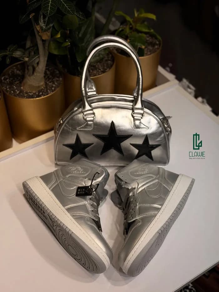 کیف زنانه.دخترانه : چرمی نقره ای لاکچری — تصویر ۲