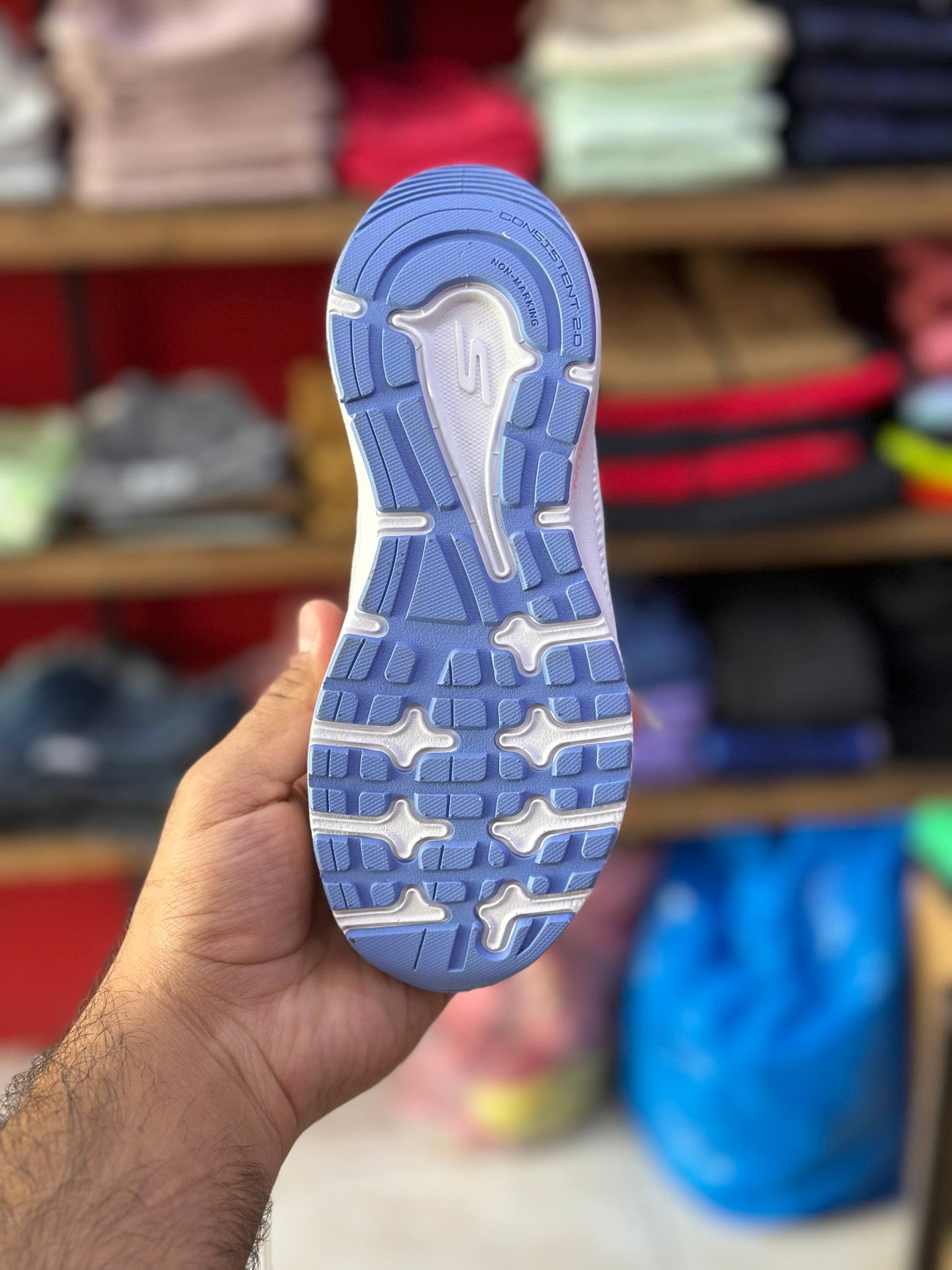کتونی برند skechers — تصویر ۳