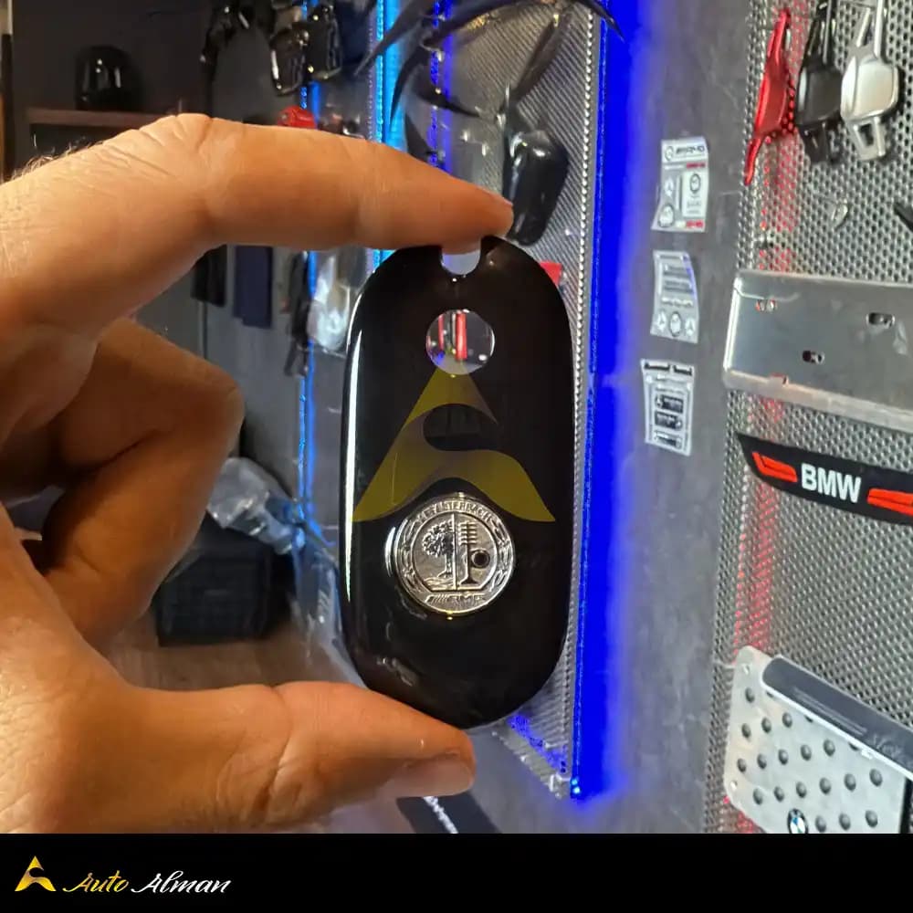 درب ریموت AMG مرسدس بنز 2025 — تصویر ۷