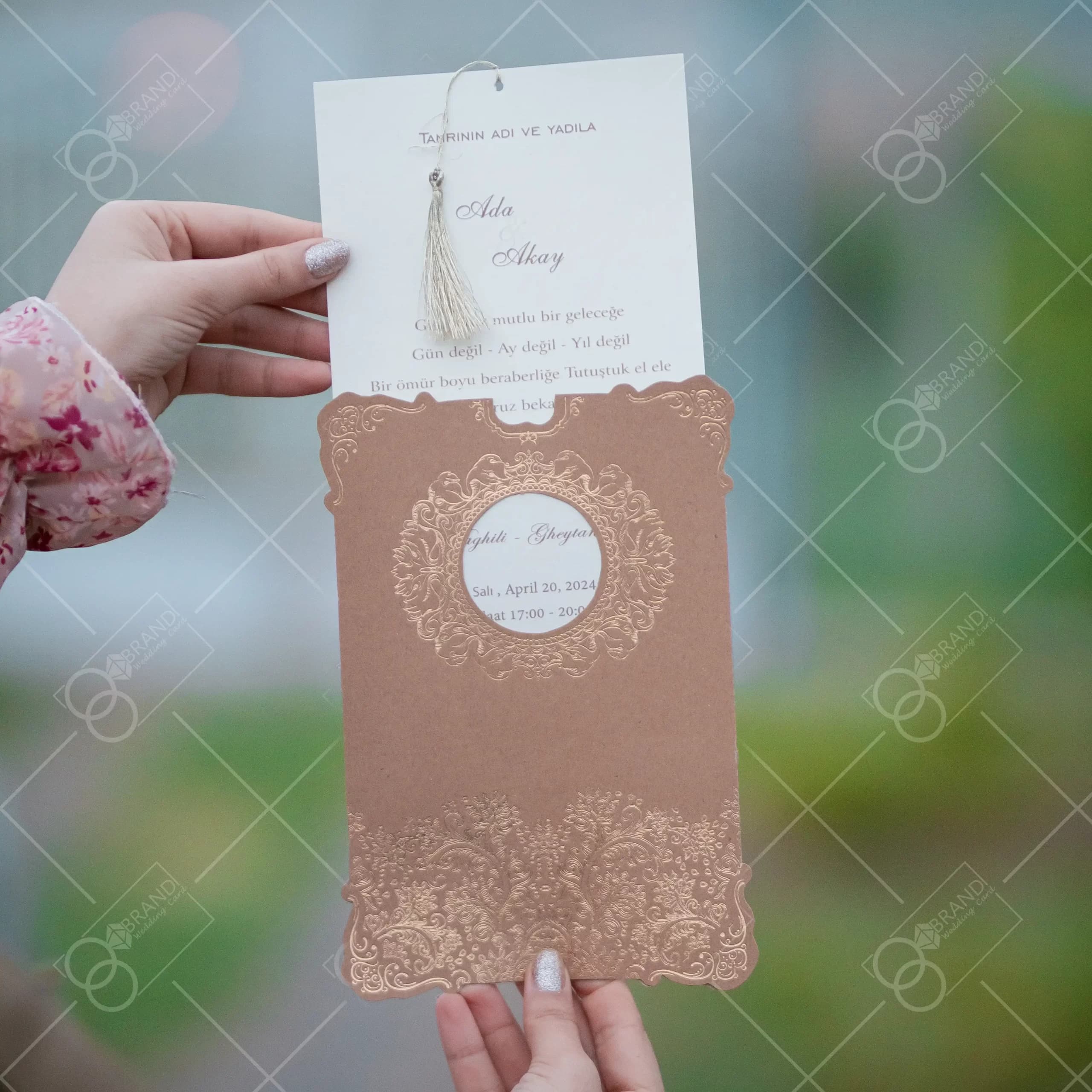 کارت عروسی کرافت ایستاده منگوله دار مدل Adrak — تصویر ۲