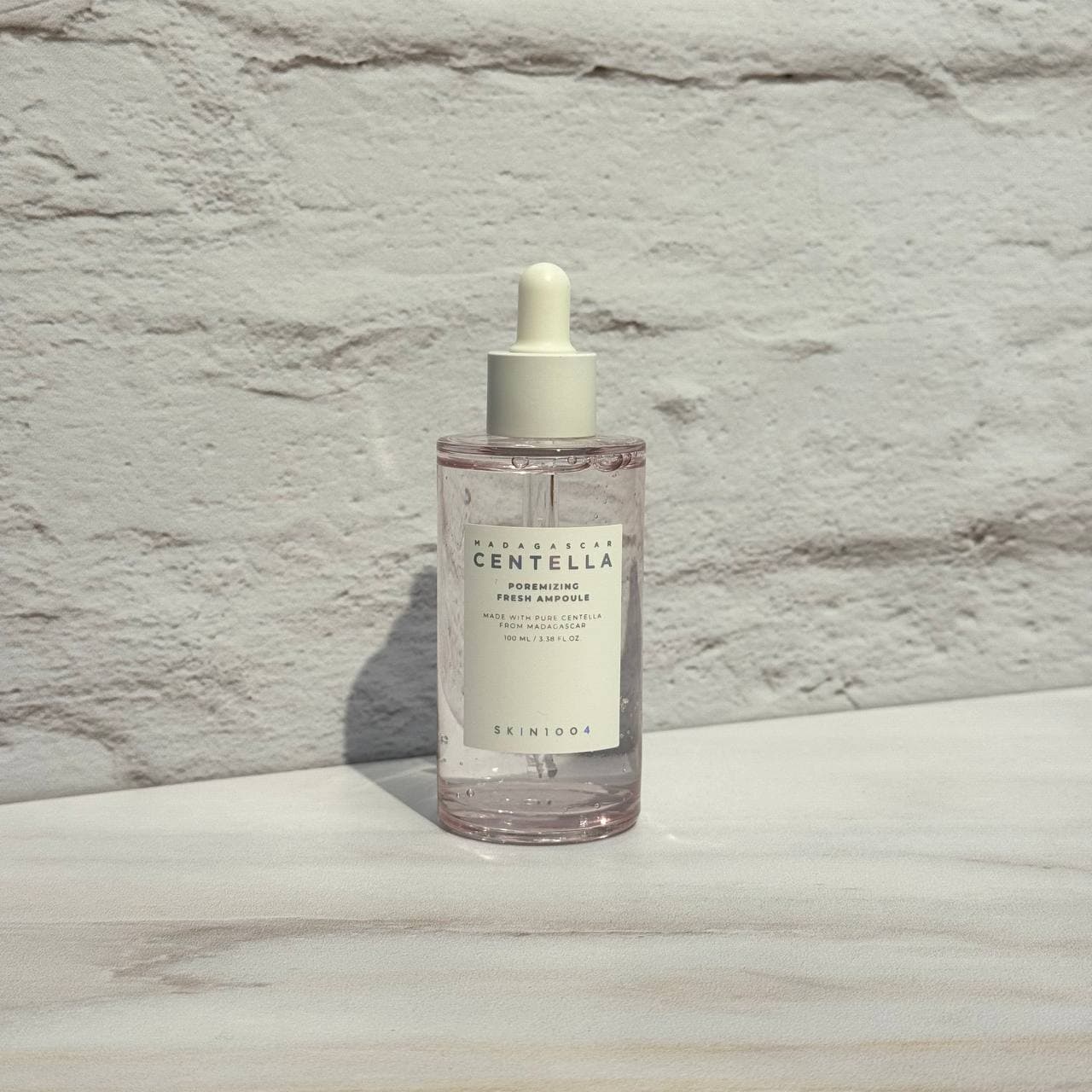 آمپول کنترل و کوچک کننده منافذ سنتلا ماداگاسکار اسکین 1004 100 میل SKIN1004 Madagascar Poremizing Fresh Ampoule — تصویر ۳