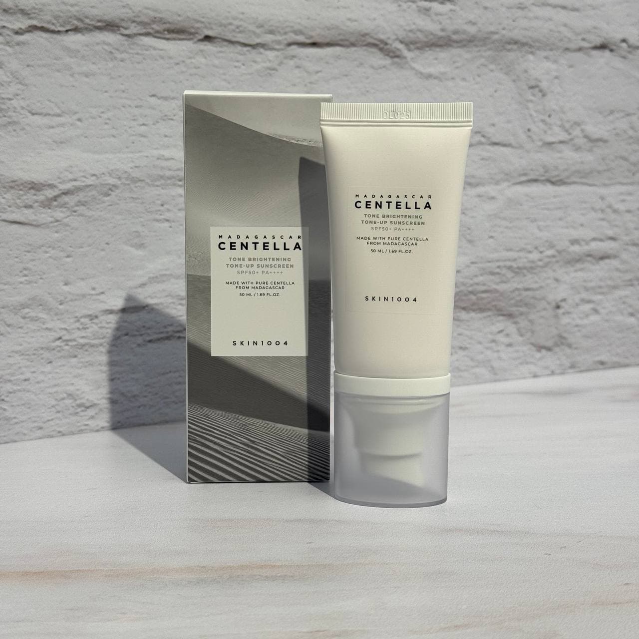 ضد آفتاب تون آپ ضد لک و روشن کننده سنتلا اسکین 1004 50 میل SKIN1004 Centella Tone Brightening Tone-Up Sunscreen — تصویر ۷