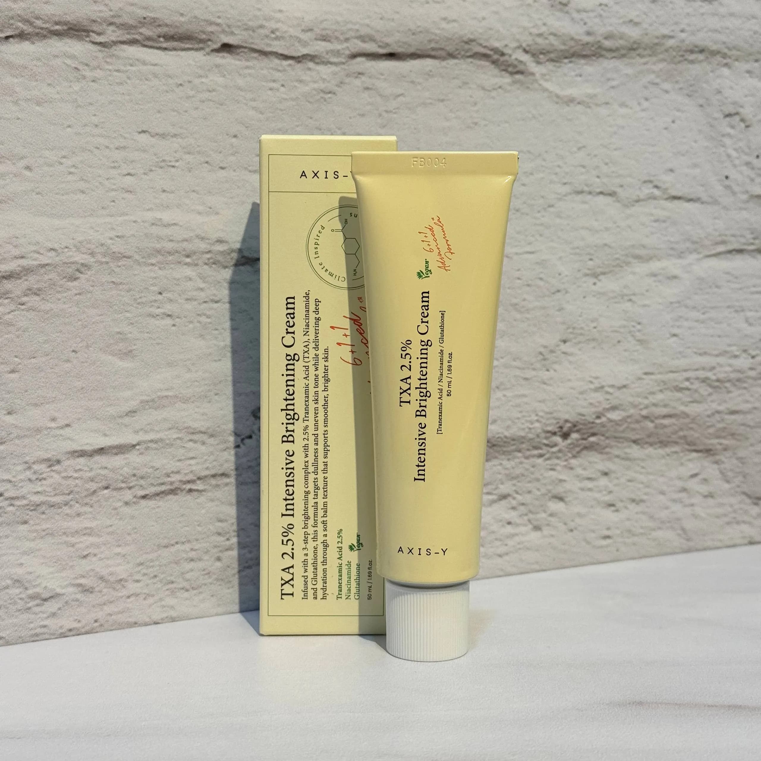 کرم ترانگزامیک اسید 2.5 % اکسیس وای ضد لک و روشن کننده AXIS-Y TXA 2.5% Intensive Brightening Cream