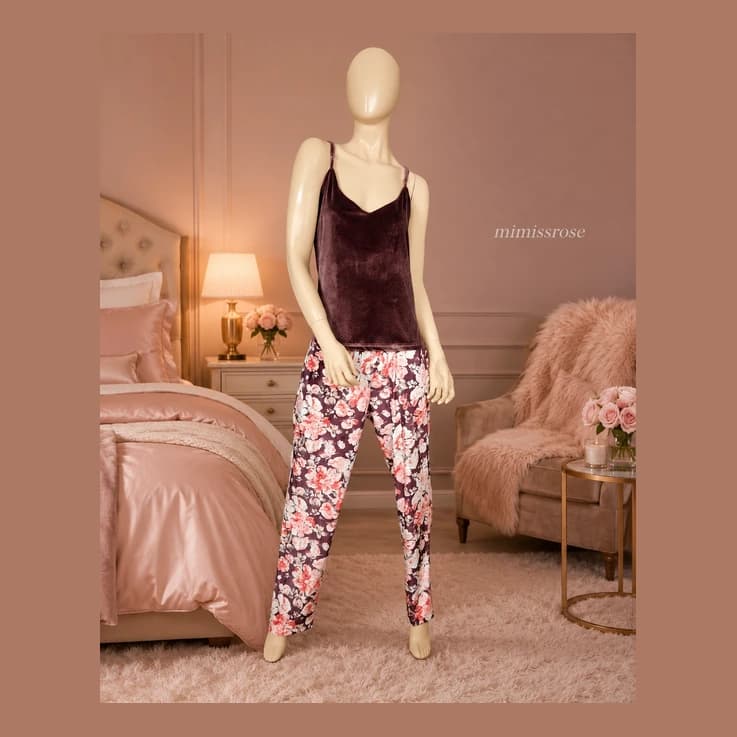 ست لباس خواب مخمل گلدار ۳ تکه Romantic Velvet Mood — تصویر ۵