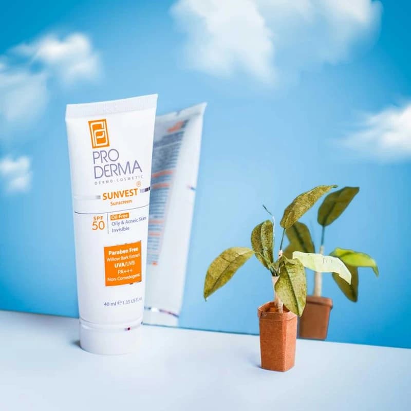 کرم ضدآفتاب رنگی پرودرما SPF50 مدل 01، مناسب پوست‌های چرب، حجم 40 میلی‌‌لیتر بژ روشن — تصویر ۶