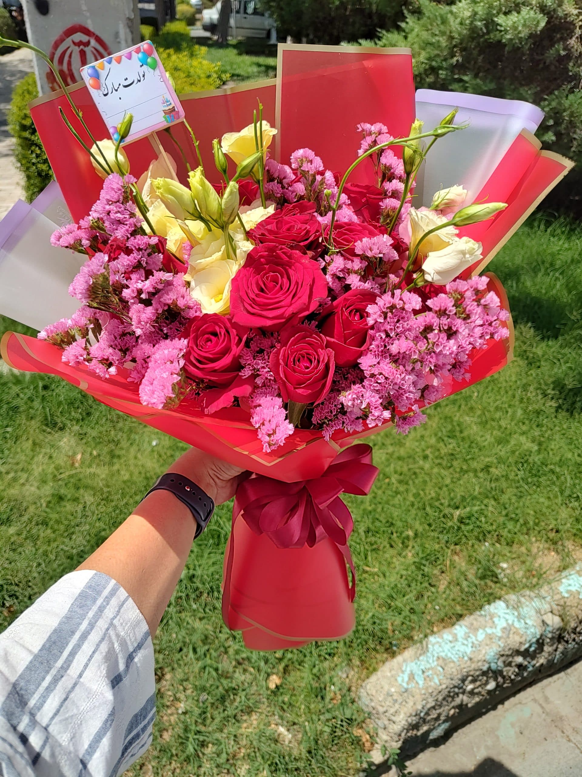 دسته گل تم تابستونی و گرم در اصفهان — تصویر ۸