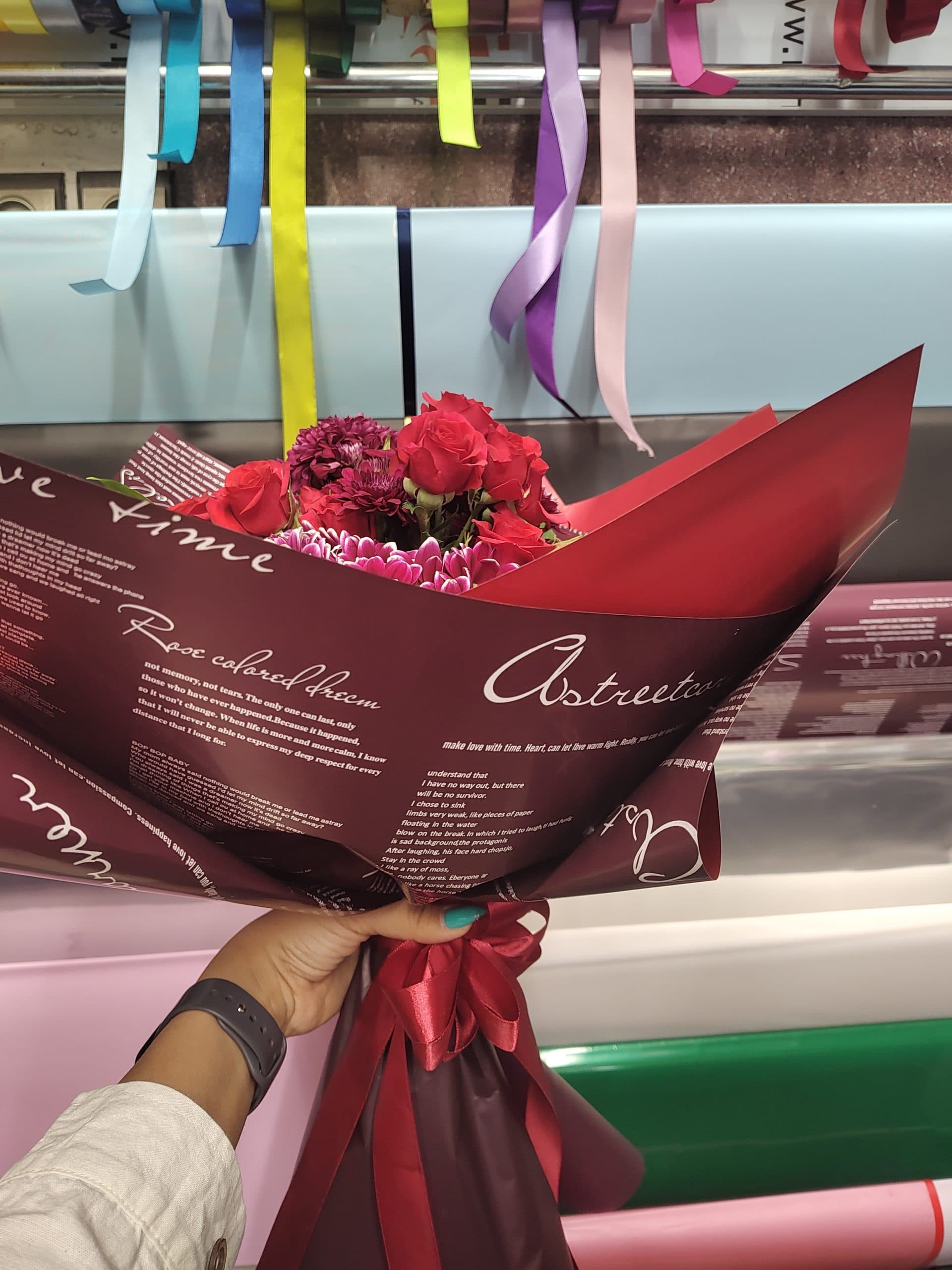 سفارش دسته گل قرمز در اصفهان — تصویر ۸