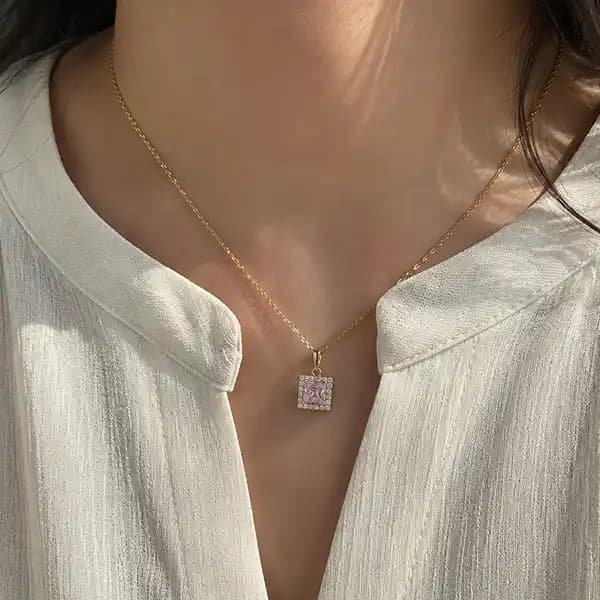 پلاک جواهری ژوپینگ نگین صورتی مربعی — تصویر ۵