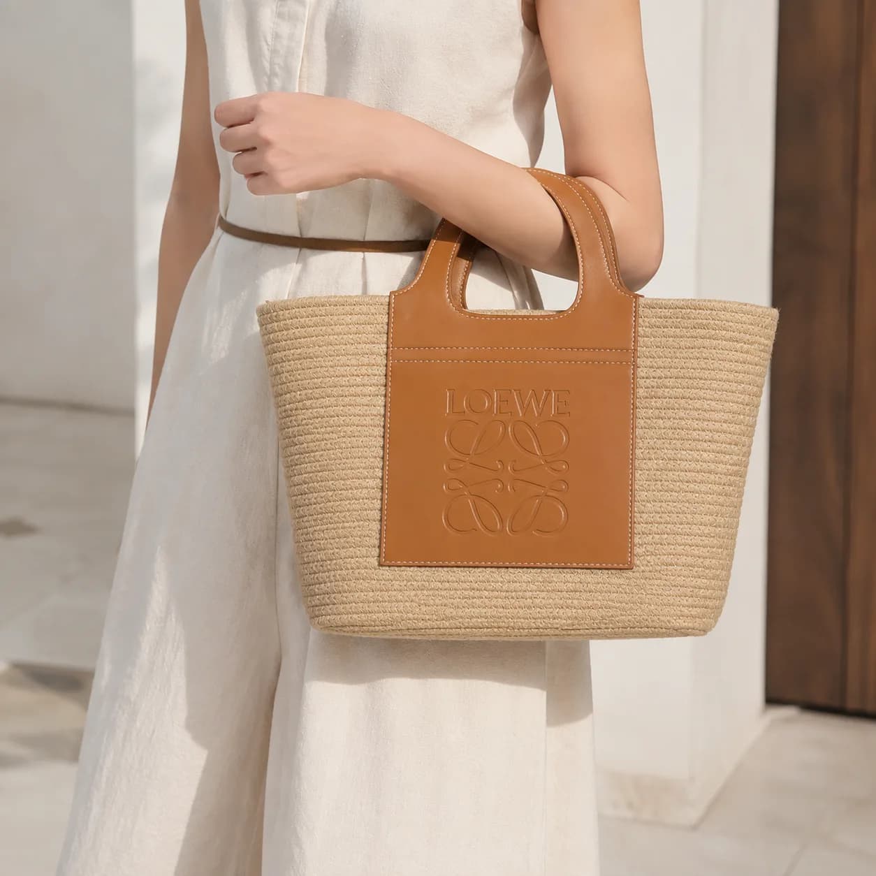 کیف دستی حصیری Loewe زنانه — تصویر ۴