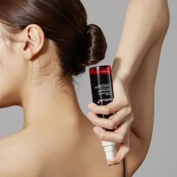 اسپری لایه بردار بدن ضد جوش مدیکوب Medicube Red Acne Body Peeling Shot — تصویر ۳