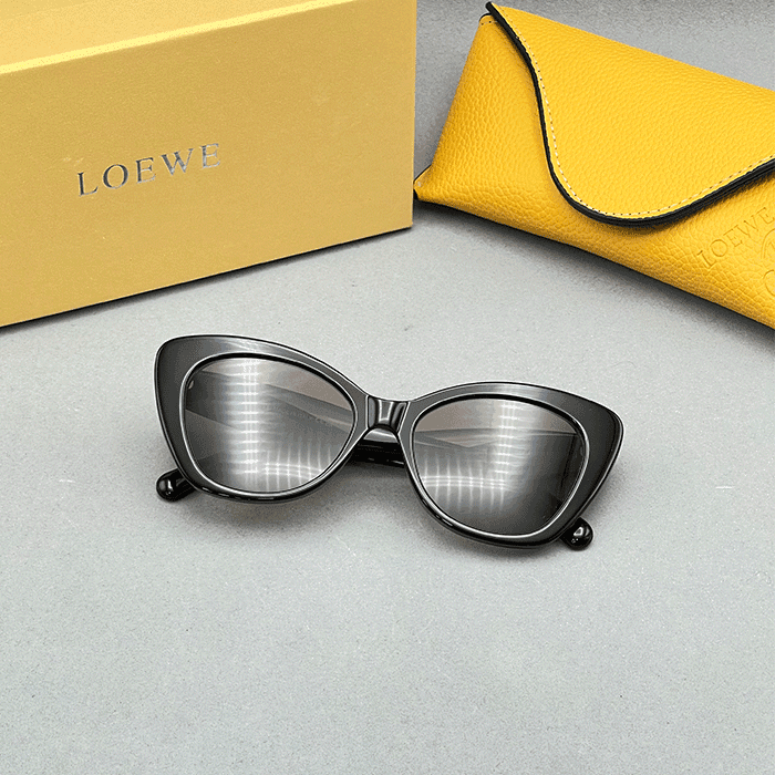 عینک آفتابی لووه مدل LW50067I — تصویر ۷