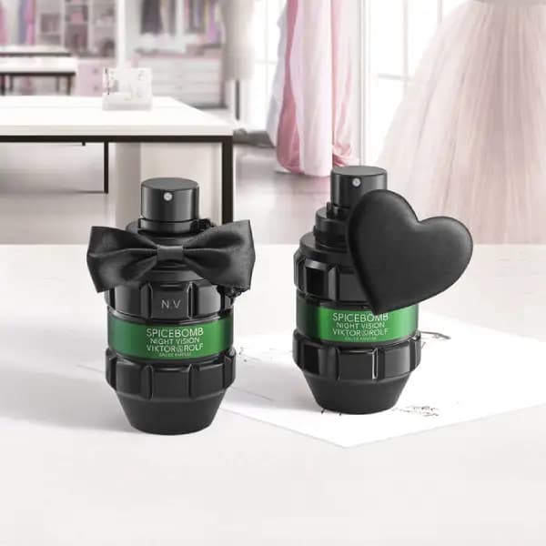 عطر مردانه ویکتور اند رولف اسپایس بمب نایت ویژن ادو پرفیوم Viktor & Rolf Spicebomb Night Vision Eau de Parfum — تصویر ۵
