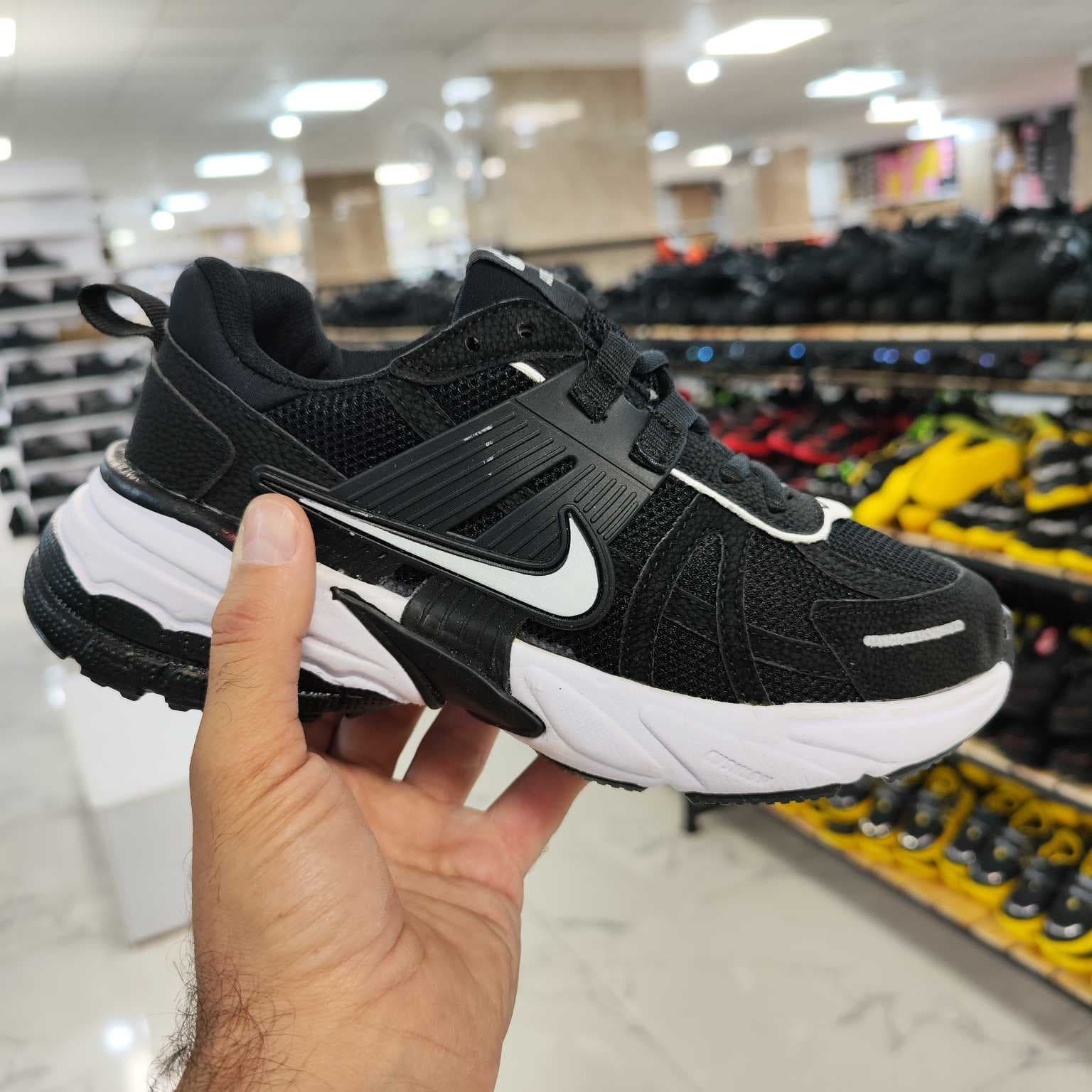 کفش اسپرت نایک v2k در کرج — تصویر ۱۲