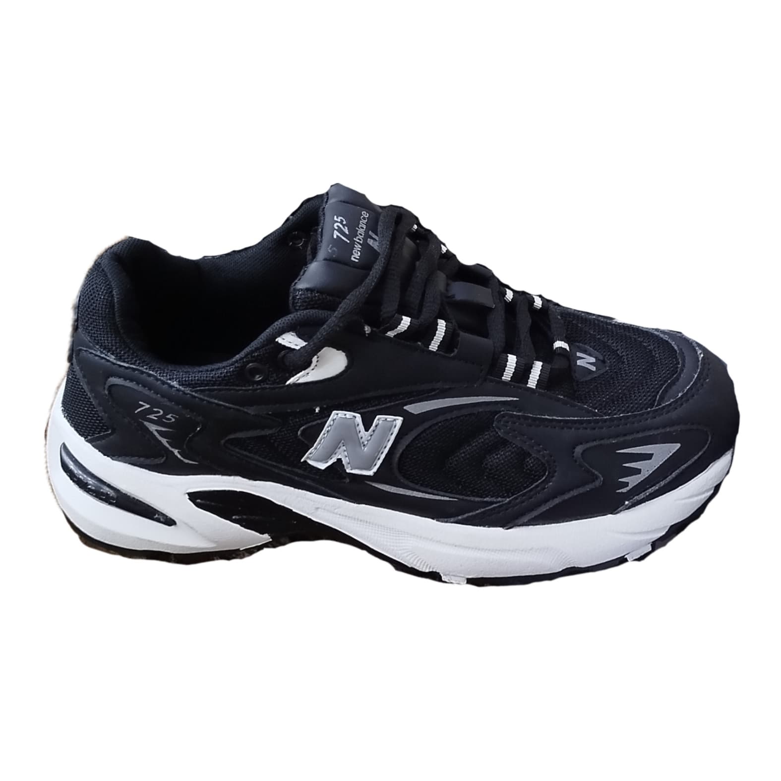 کتونی نیوبالانس مشکی مدل New Balance 725