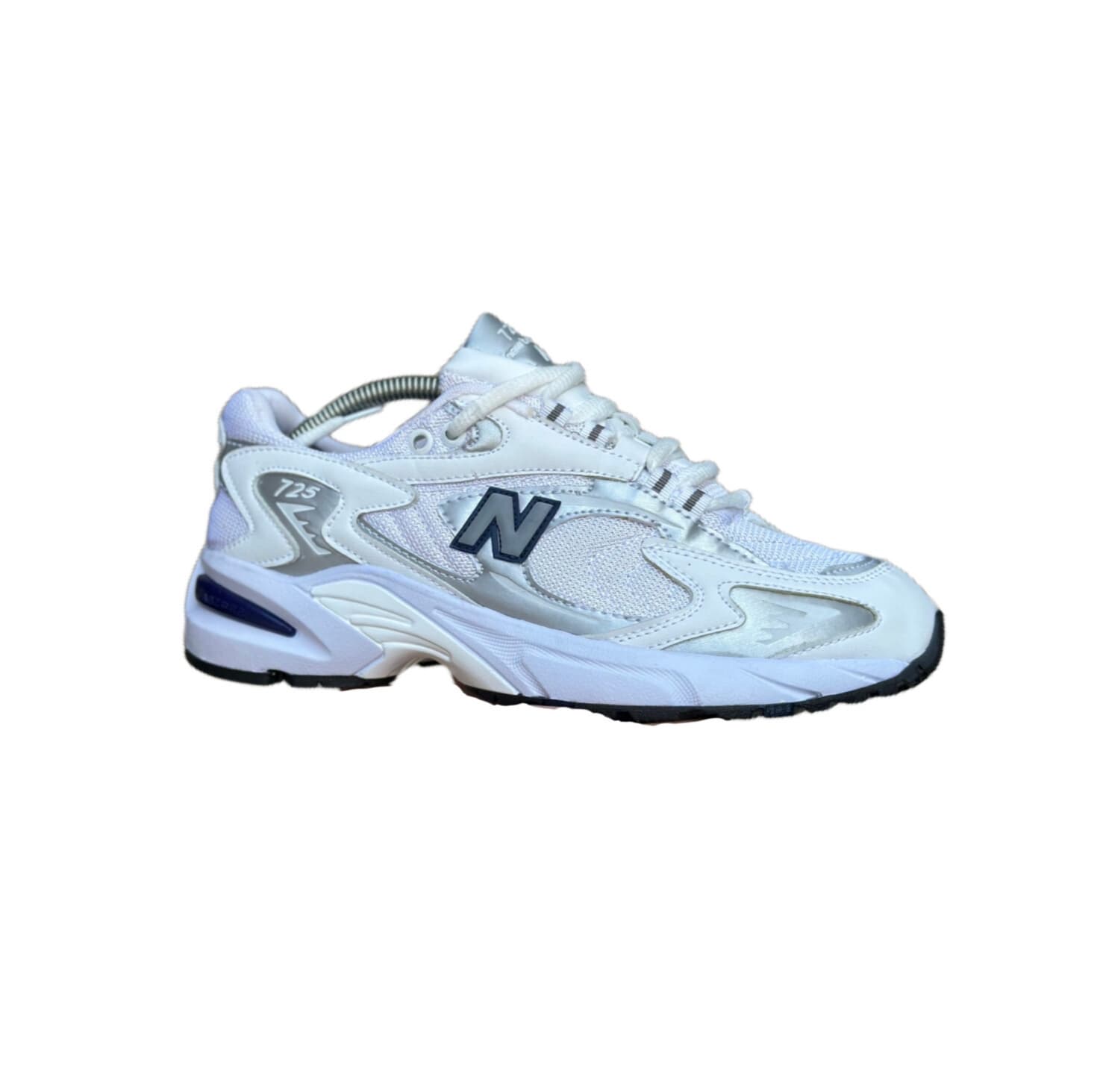 کتونی نیوبالانس سفید مدل New Balance 725