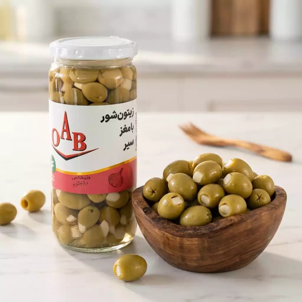 زیتون شور با مغز سیر ۵۰۰ گرمی — تصویر ۲