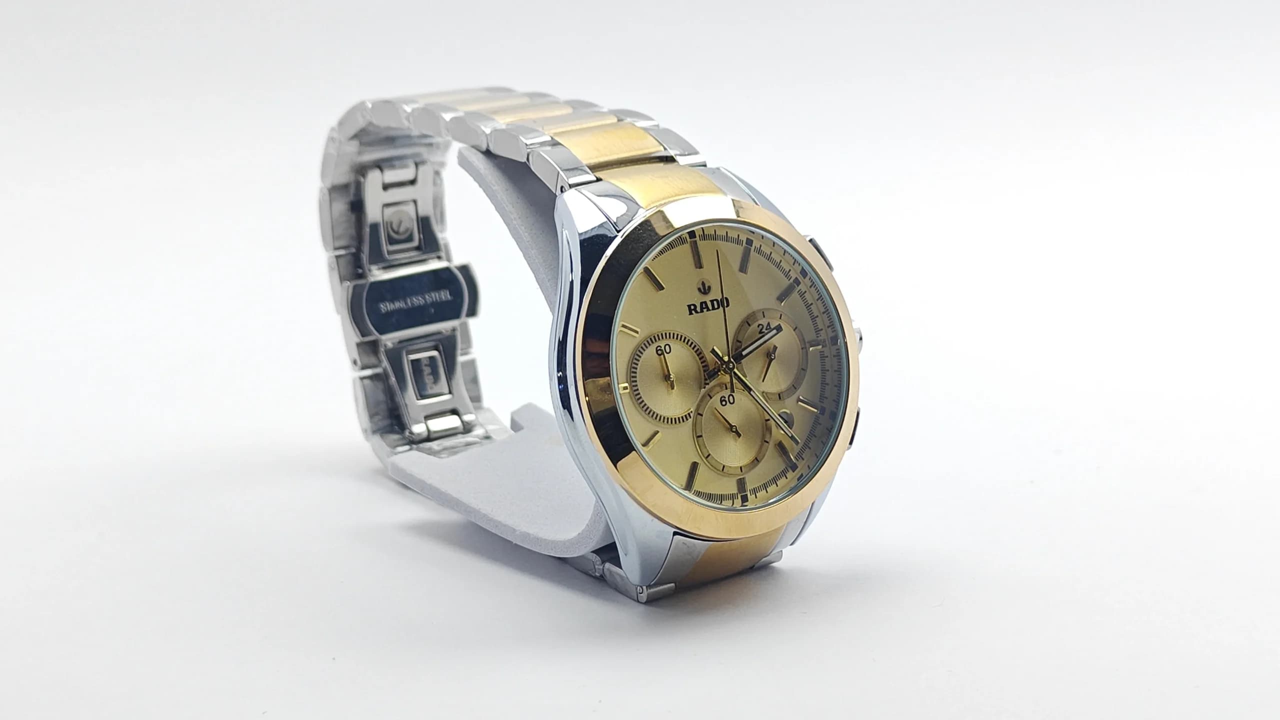 ساعت مردانه رادو RADO کرنوگراف نقره ای زمینه طلایی — تصویر ۴