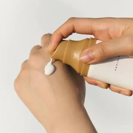 ضد آفتاب فیزیکی سنتلا ایر فیت لایت Air-Fit Light | اصل — تصویر ۷