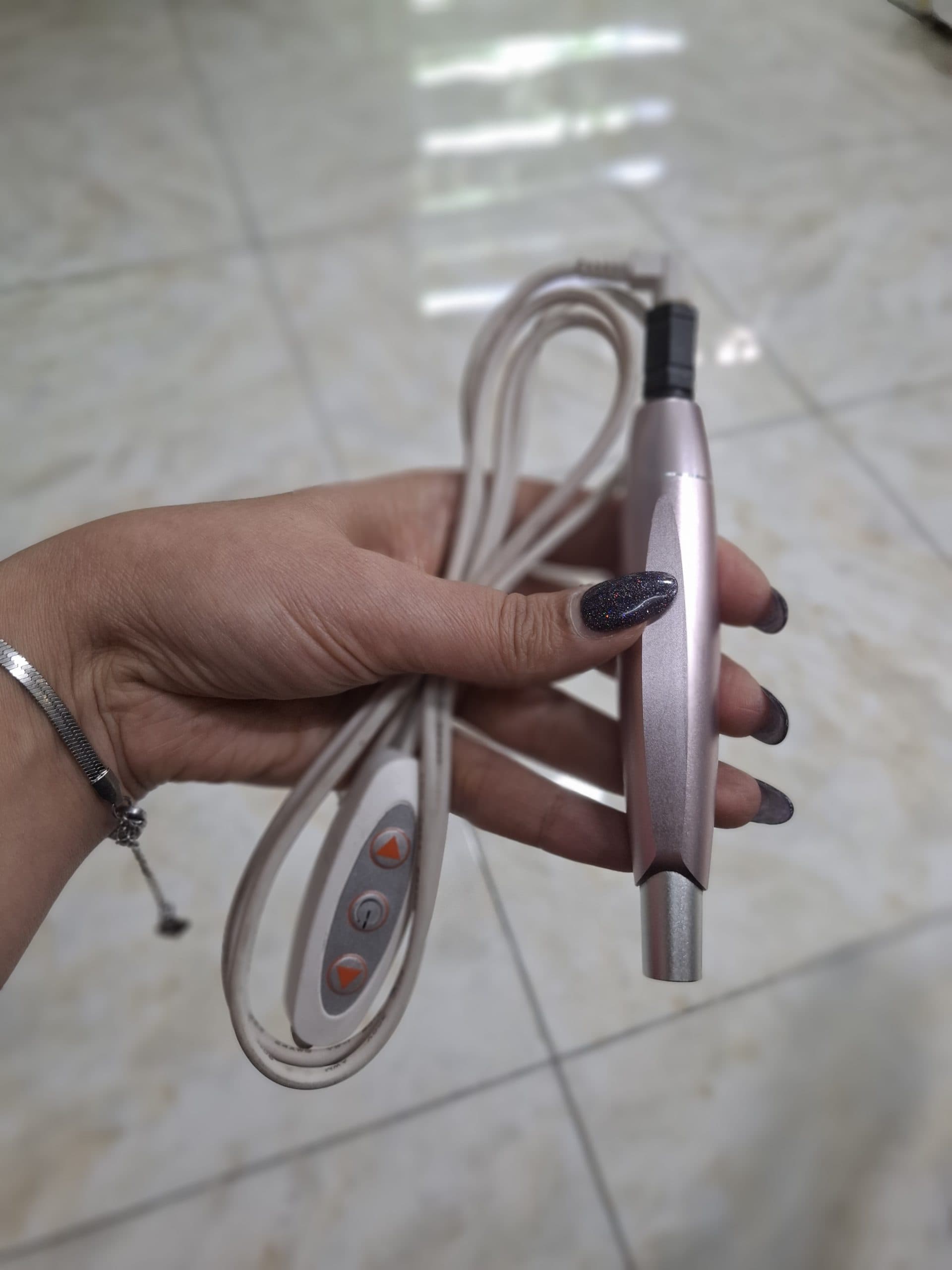 دستگاه تاتو میکروپیگمنتیشن — تصویر ۲